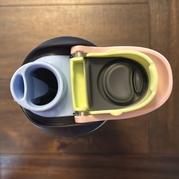 Owala UO Exclusive FreeSip 32 oz Water Bottle in Cat Collage Catwala. New! - Picture 3 of 8